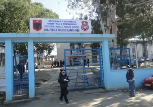 Përplasi me makinë këmbësoren dhe u largua nga vendi i ngjarjes, pranga shoferit