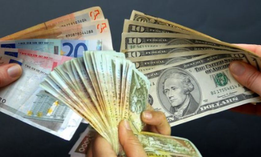 Çfarë po ndodh sot me monedhat e huaja? Ja me sa po blihen dhe shiten dollari dhe euro