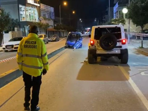 Po shtynte makinën e fikur, 18-vjeçari humb jetën pas përplasjes nga fuoristrada