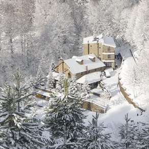 Reshje bore dhe ndërprerje energjie në qarkun Korçë, dhjetëra zona pa drita dhe vështirësi në qarkullim