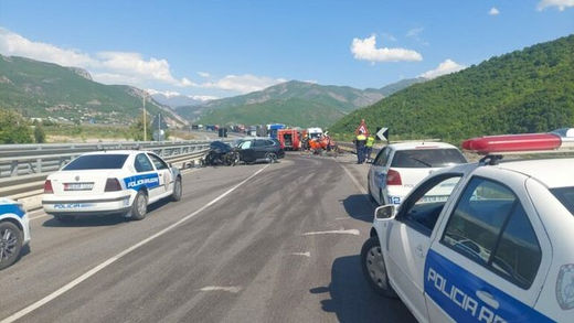 Aksident i rëndë disa të plagosur dërgohen me urgjencë në spital