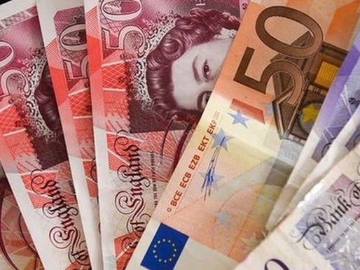 Monedhat e huaja në rënie, mësoni me sa shiten dhe blihen euro dhe paundi sot