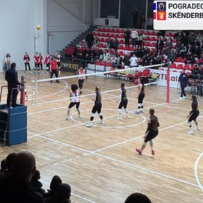 VOLEJ FEMRA/ Super ndeshje derbi mes Pogradecit dhe Skënderbeut në 5 sete. Në fund fitojnë liqenoret