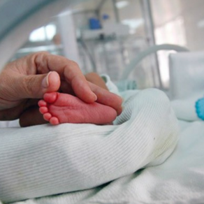 Vetëm 5 ditë pas lindjes, 42-vjeçarja braktis foshnjën në maternitet