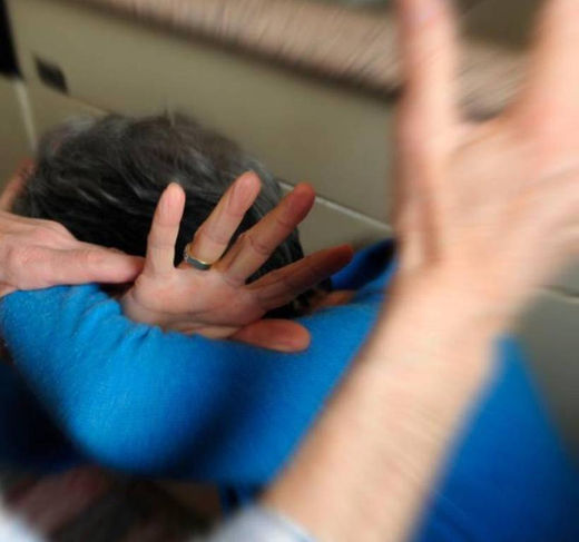 Incident i rëndë në Korçë: Gruaja kërkon mbrojtje, bashkëshorti arrestohet në flagrancë