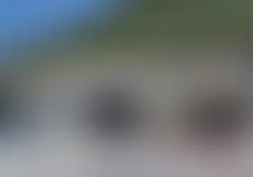 Lajmi i fundit / Makina përfshihet nga flakët, gjendet trup i djegur brenda