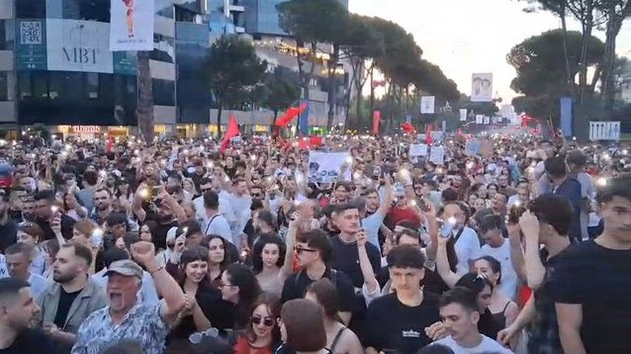 Sheshi plot në ditën e 11-të, protestuesit sfidojnë qeverinë: Presioni po na bën më të fortë!