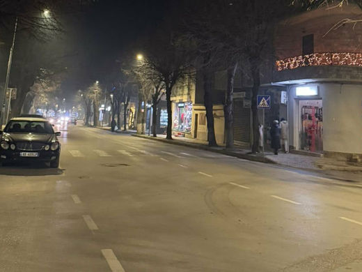 Korça ndriçon… por jo kudo: Bulevardi ‘Gjergj Kastrioti’ pret zbukurimet