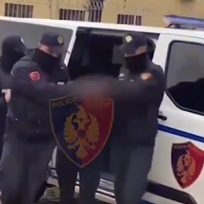 LAJMI FUNDIT/ Çmendet 45-vjeçari në Korçë, dhunon bashkëshorten, arrestohet. Sherr mes adoleshentëve në lagjen 7-të!