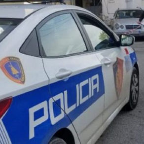 E rëndë/ 20-vjeçarja nga Azia humb jetën në banesë, dyshohet se…