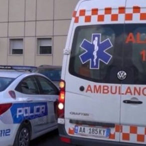 Tensione që shpërthejnë në dhunë, q*llohet me a*më në mes të lokalit