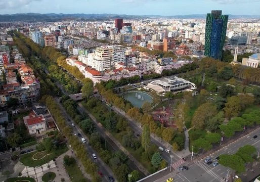 Gratë në Shqipëri jetojnë 4 vite më shumë se burrat