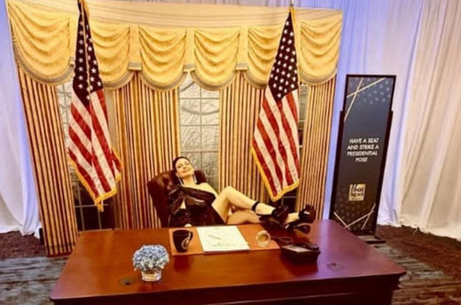 I zë vendin Trump-it/ Bleona Qereti këmbë për mbi këmbë në zyrën Ovale të Shtëpisë së Bardhë (FOTO)