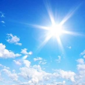 E diela 'mbizotërohet' nga dielli/ Kthjellime dhe reshje të pakta përgjatë vendit, njihuni me kushtet atmosferike