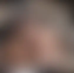 Puthje dhe romancë në Toskanë! Dua Lipa dhe Callum Turner “ndezin” plazhin italian