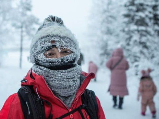 I ftohtë ekstrem në Finlandë: Mijëra turistët bllokohen në aeroport, temperatura në -37 gradë