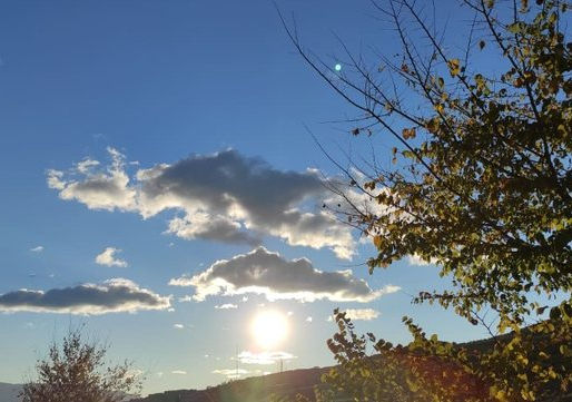 E DIELA I THOTË "JO" RESHJEVE/ Rikthehet dielli në të gjithë vendin, ja si do të jenë kushtet atmosferike për ditën e sotme