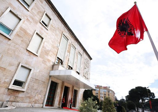 Ndryshime surprizë në kabinetin qeveritar: kush largohet dhe kush merr pushtet të ri