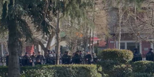 Seanca për Ballukun, policia blindon Parlamentin