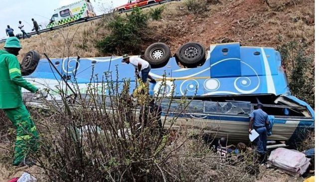 Tragjedi e rëndë/ Autobusi me nxënës bie në humnerë, 21 të v*ekur dhe disa të plagosur