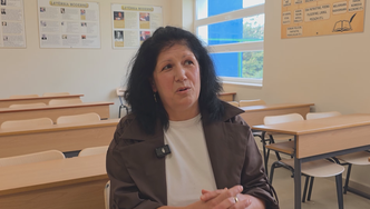 E rrallë/ Gjimnazistja 55-vjeçare, gjyshe Merita vijon arsimimin, pavarësisht moshës