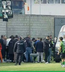 Incident i rëndë/ Tifozi shqiptar bie nga tribuna dhe dërgohet me urgjencë në spital