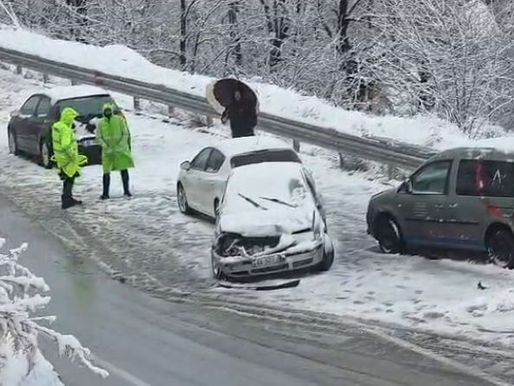 Snowplow crashes into 3 cars, one person ends up in hospital