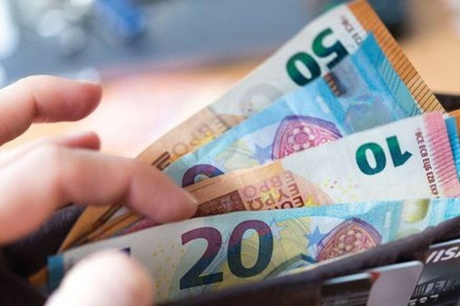 Euro dhe paundi në krizë, mësoni me sa shiten e blihen monedhat e huaja sot