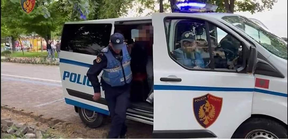 E RËNDË në Korçë/ 29-vjeçari dhunon babain e godet me sende të forta