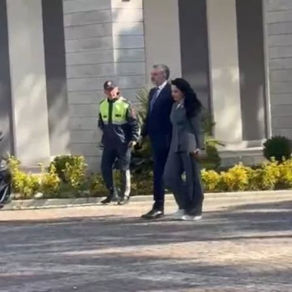 SPAK kërkon ta arrestojë, Balluku vijon karshillëkun, shkon në mbledhjen e Asamblesë së PS