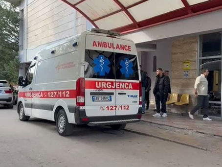 AKSIDENT NË KORÇË/ Makina përplas këmbësoren në lagjen 10-të, arrestohet drejtuesi i mjetit