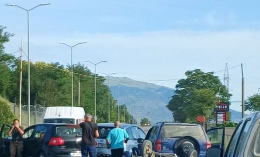 Moments of panic on the road, accident involving three vehicles