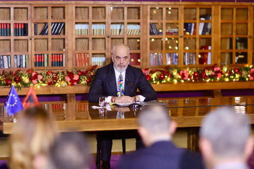 Zhvillime të forta politike, qeveria në prag ndryshimesh