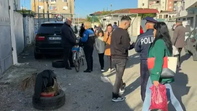 Sherr me th*ka! Tre të rinj të plagosur, dërgohen me urgjencë në spital (DETAJE)