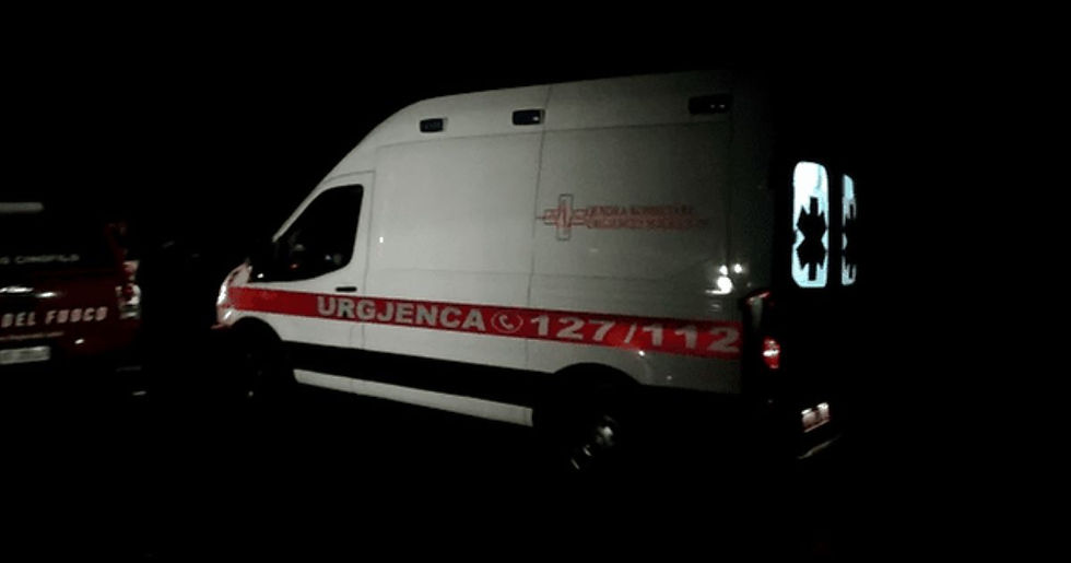 AKSIDENT/ Pë*plasen dy automjete dhe plag*sen tre persona, një grua niset drejt Traumës
