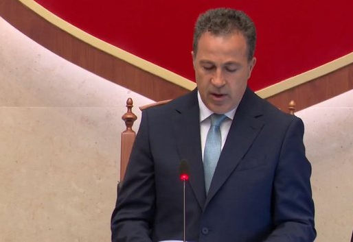 Opozita bojkotoi votimin, Niko Peleshi votohet si kryetar i Kuvendit, merr 84 vota pro