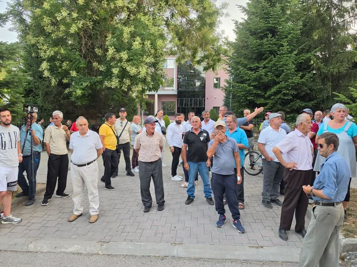Protest in Maliq / Residents: The Territorial Reform should be reviewed, Korçë MPs should not vote for it