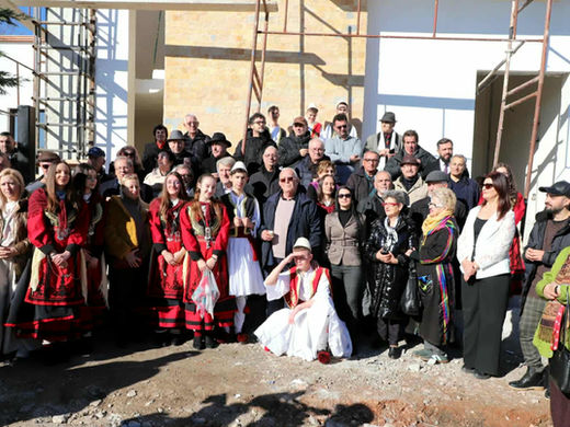 Vizitë simbolike e shkrimtarëve dhe artistëve në shtëpinë-muze të Dritëro Agollit