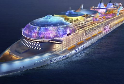 Me sipërfaqe sa 7 lagje të bëra bashkë! Anija më e madhe turistike në botë del në ujë për herë të parë