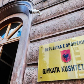 Pezullohet vendimi i GJKKO-së, Gjykata Kushtetuese kthen në detyrë Belinda Ballukun.