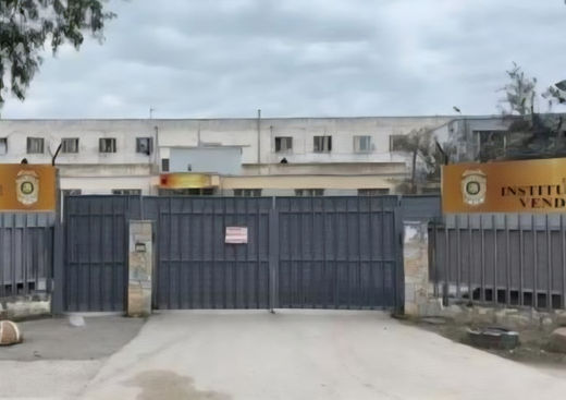 “Blitz” inspection at prison, 5 mobile phones found