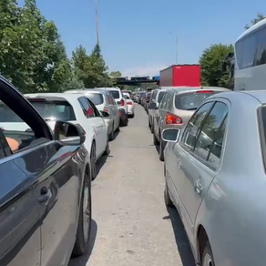 Bllokohet Qafë-Thana, mijëra qytetarë në pritje për të kaluar kufirin