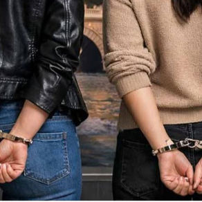 Vodhën produkte kozmetike, pranga dy grave nga Greqia