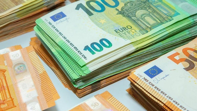 Kursi i këmbimit 23 tetor, me sa shiten dhe blihen euro dhe dollari