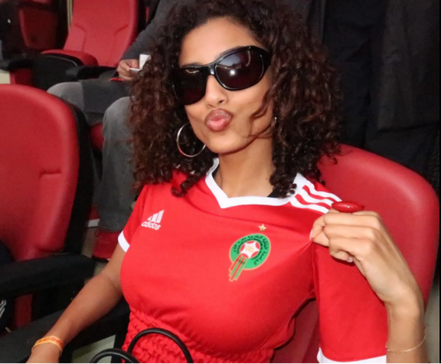 Nga pasarelat e botës në stadium/ Kush është Imaan Hammam, supermodelja që po çmend tifozët e Marokut