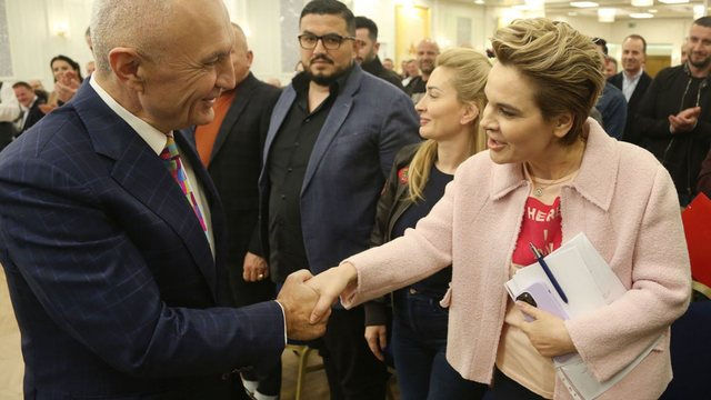 “Ilirit i thanë se kisha të dashur”/ Monika Kryemadhi tregon për herë të parë detaje nga divorci me Metën: Kapën mesazhet…