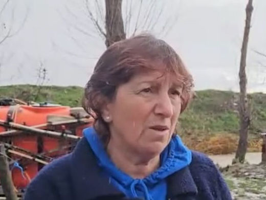 Moti i keq! Dhjetëra banesa në Maliq të përmbytura nga uji, banorët: Nuk dilje dot nga shtëpia, niveli shkoi 1 metër