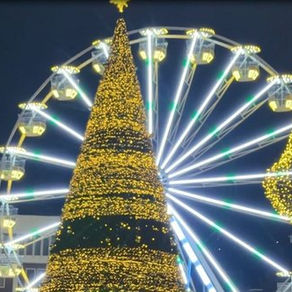 Ceremoni plot emocion dhe ngjyra! Ndizen dritat e pemës e Vitit të Ri në qytetin e Korçës!