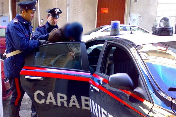Policia arreston burrin për abuzim seksual ndaj vajzës së tij të mitur