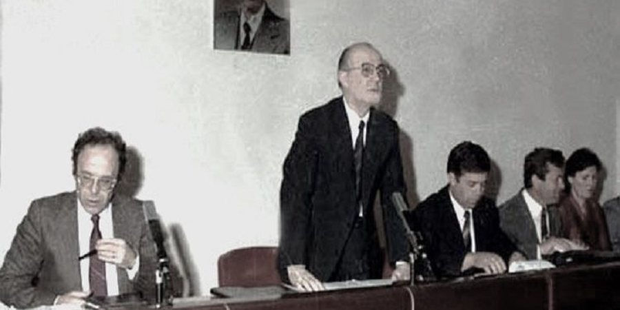 Debatet në Plenum, korrik 1990: Duhet të godasin mbi rrugaçët për të mbrojtur popullin dhe pushtetin që e kemi fituar me gjak